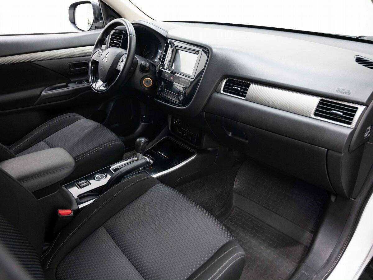Mitsubishi Outlander, 2017 Фото №11
