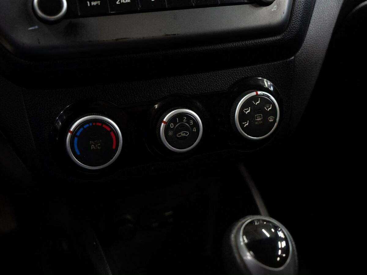 Kia Rio, 2016 Фото №11