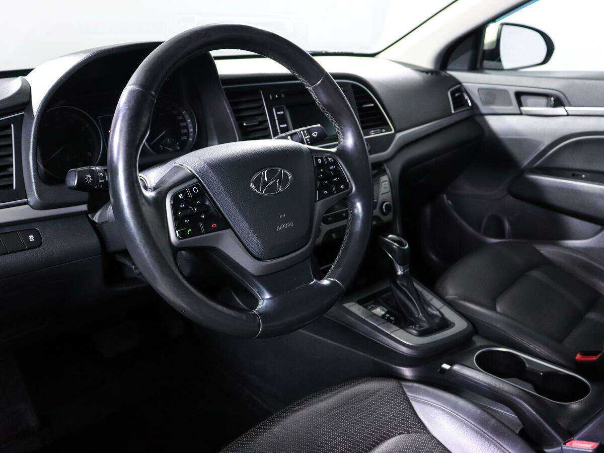 Hyundai Elantra, 2018 Фото №7