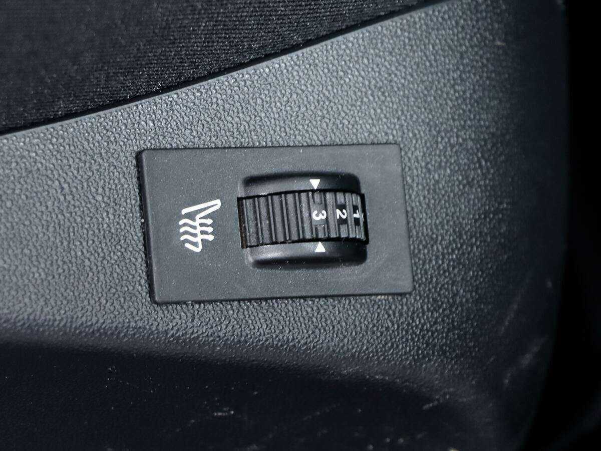 Peugeot 208, 2013 Фото №13