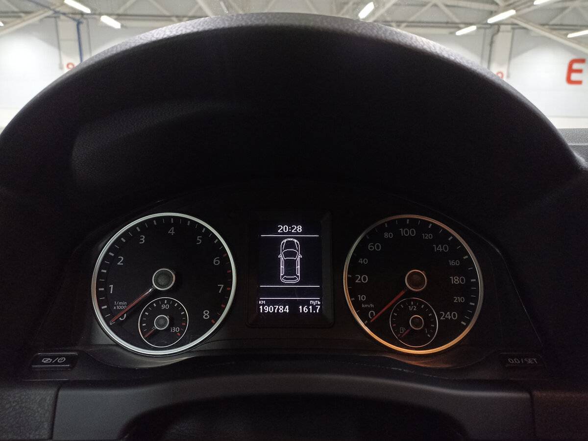 Volkswagen Tiguan, 2016 Фото №13