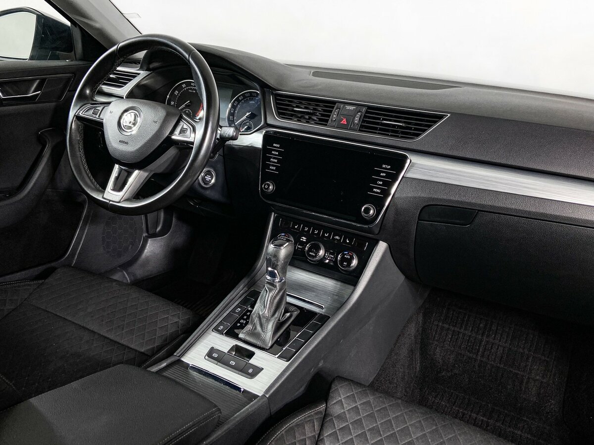 Skoda Superb III Рестайлинг, 2020 Фото №7