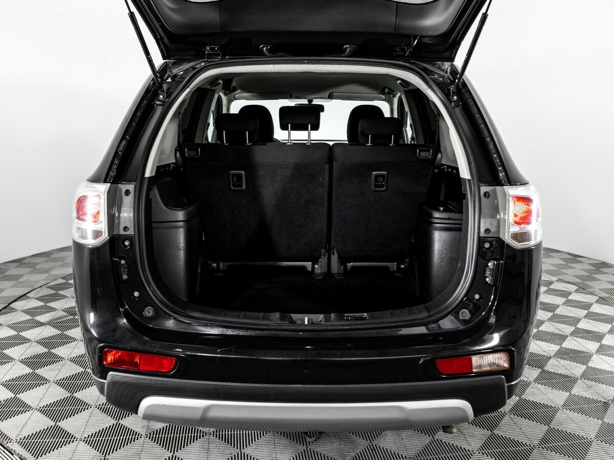Mitsubishi Outlander III Рестайлинг, 2014 Фото №15