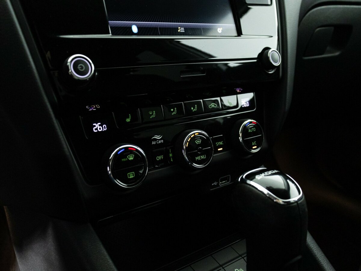 Skoda Octavia III (A7) Рестайлинг, 2019 Фото №15