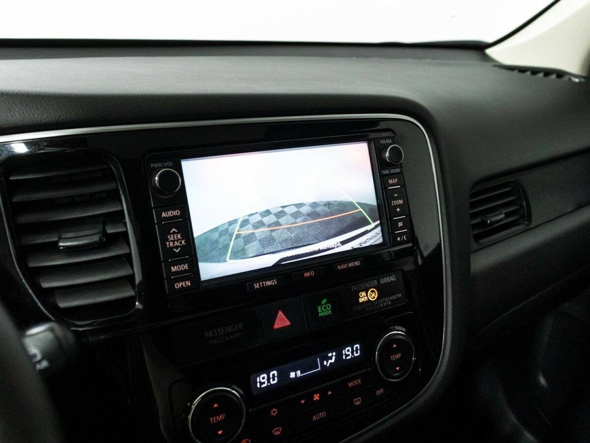 Mitsubishi Outlander III Рестайлинг, 2014 Фото №17