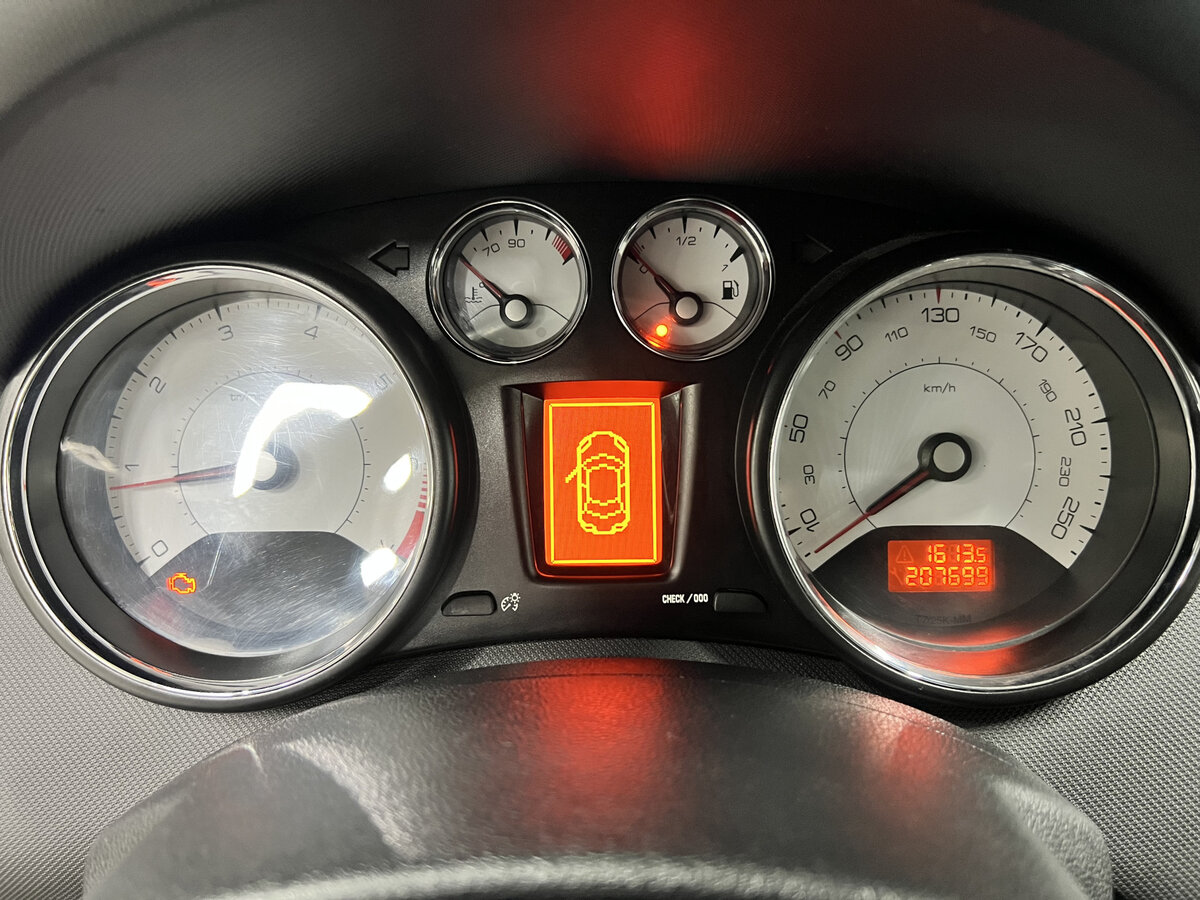 Peugeot 308 I Рестайлинг, 2012 Фото №13